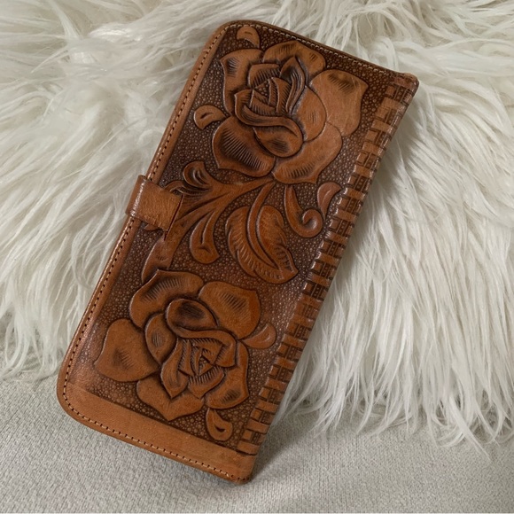 Vintage Tooled Leather Rose Floral Zipper Mirror Wallet - Picture 2 of 11